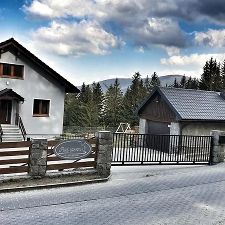 Goscinne Pod Lasem Rum i privatbostad *